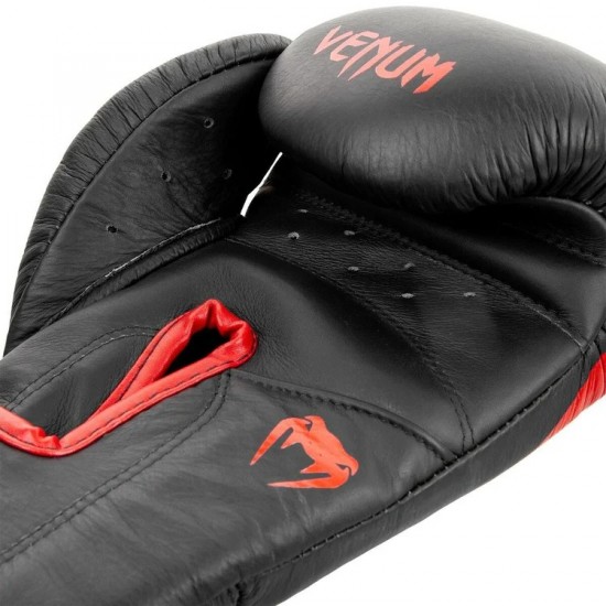 Venum Giant 2.0 Pro Boxing Gloves Venum Giant 2.0 Pro Boxing Gloves