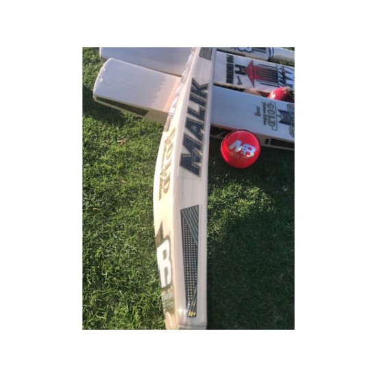 MB MALIK GOLD PLATINUM EDITION CRICKET BAT MB MALIK GOLD PLATINUM EDITION CRICKET BAT